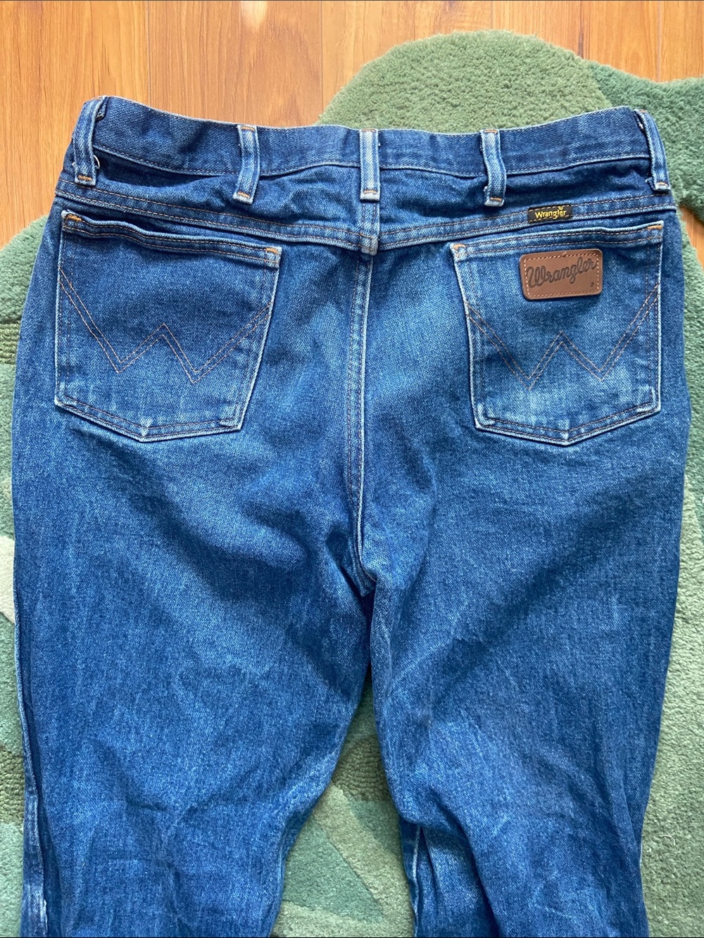 Men’s Wrangler Cowboy Cut Jeans 34x34 (more like 32x32) GUC
